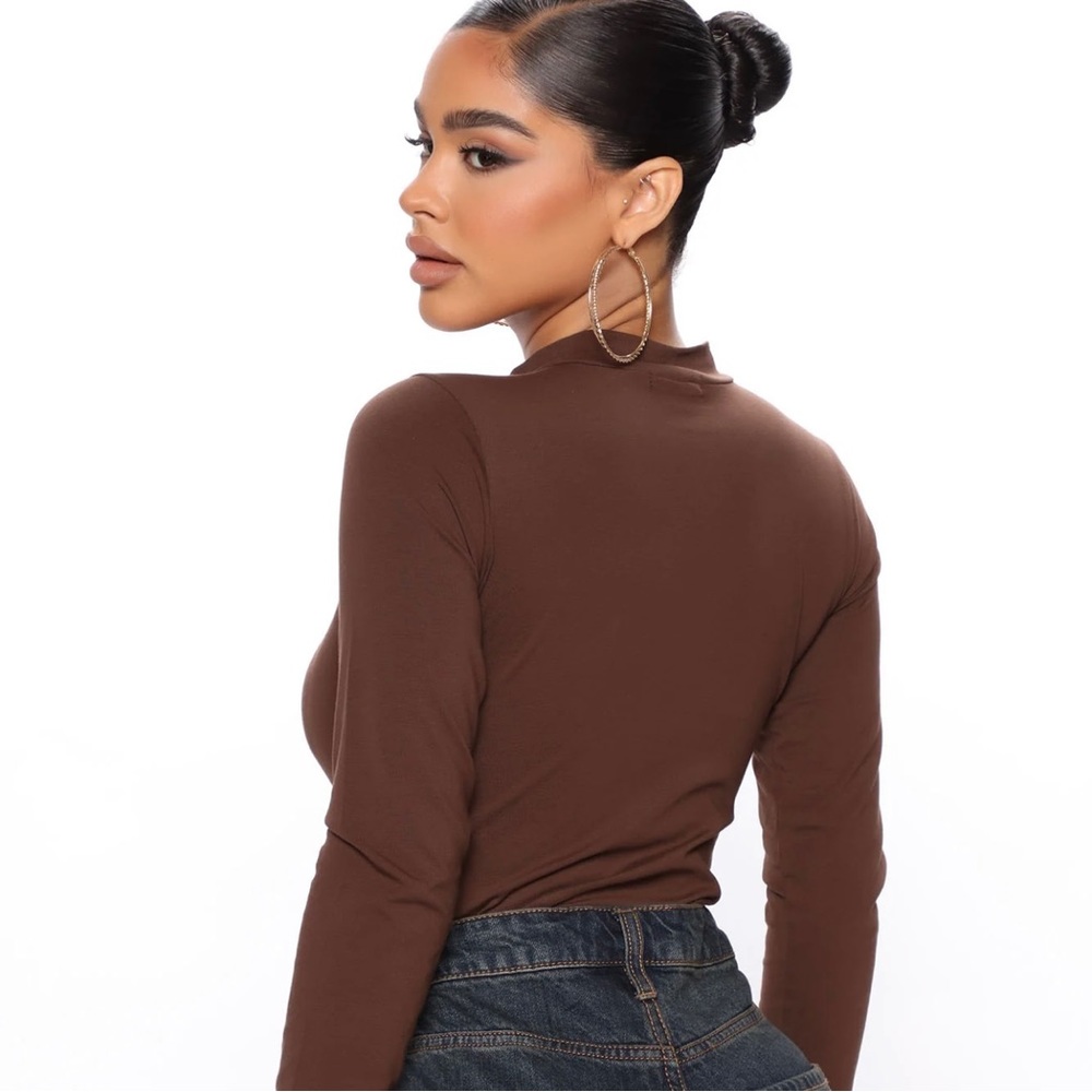 NWT 🤎 Fashion Nova Melanie Mock-Neck Bodysuit 🤎 Size Medium 🤎 Chocolate